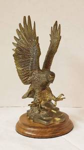 lot 6274 image: Mounted Brass Eagle  10 in. tall