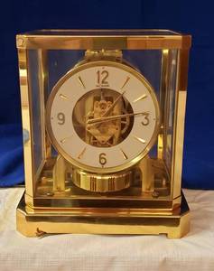 lot 6283 image: Jaeger-LeCoultre Atmos 528-8 Mantle Clock Perpetual Motion Swiss Made  Works Well if On Level Surface  8 14 in. x 6 12 in. x 9 14 in. tall