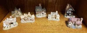 lot 6318 image: Collection of Village Homes by David Winter (Resin)  7 total  some have nicks on Roofs