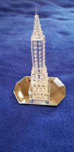 lot 6428 image: Cut Crystal Empire State Building with Mirrored Display Base