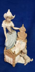 lot 6434 image: Lladro #5083 -  Large Dutch Mother AKA Lullaby & Goodnight Collector Statue - No Box