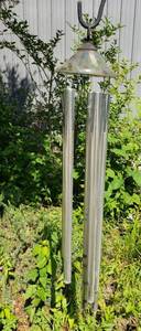 lot 1023 image: Large Glass Top Wind Chime  44 in. long