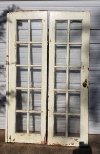 lot 1028 image: Pair of 10 Lite Doors  23 x 76 in.  have been hinged together