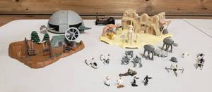 lot 1046 image: Star Wars Miniature Figurines and Scenery Platforms