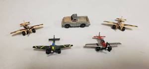 lot 1047 image: Tootsietoy  4 Planes and 1 Pickup