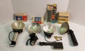 lot 1065 image: Vintage Kalart and Argus Hand Held Camera Flash Attachments W Bulbs