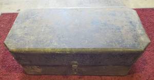 lot 1098 image: Large Vintage Metal Tool Chest wInterior Tray  34 x 17 x 14 in.