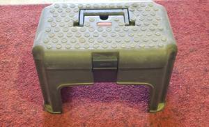 lot 1099 image: Rubbermaid Step Stool Tool Box  19 x 13 x 13 in.