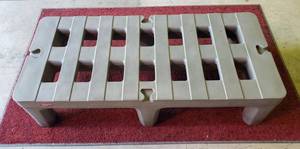 lot 1102 image: Metro 48 x 22 x 12 Bow Tie Dunnage Rack