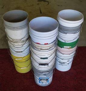 lot 1115 image: 5 Gal. Buckets  18 total