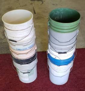 lot 1116 image: 5 Gal. Buckets  12 total