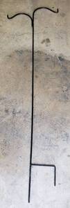 lot 1118 image: 6 ft. Double Hook Shepherds Hook