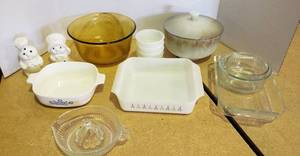 lot 1123 image: Kitchen Prep and Bakeware Items  Fire King, Pyrex, Corningware, GE Amber Mixing Bowl and Pillsbury SP Shakers