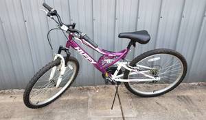 lot 1126 image: Huffy Womens Trail Runner 18 Speed Mountain Bikew Shimano Shifting and Kolo Suspension