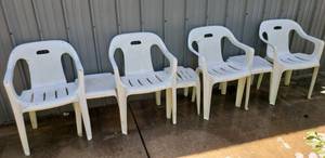 lot 1138 image: 4 White Plastic Stackable Lawn Chairs and 3 Side Tables