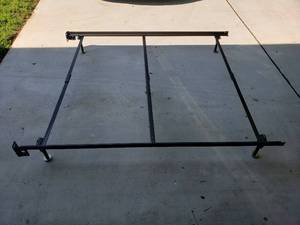 lot 104 image: Full Bed Frame