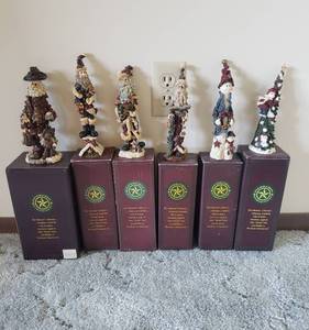 lot 126 image: (6) Boyds Bears