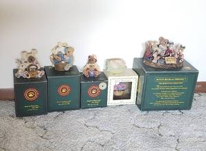 lot 128 image: (6) Boyds Bears  Easter