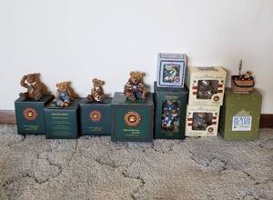 lot 131 image: (9) Boyds Bears  Patriotic