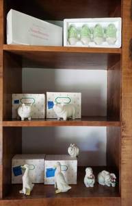 lot 147 image: Department 56 Bisque White Figurines