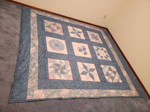 lot 170 image: Quilt  96in. x 83in.