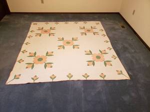 lot 174 image: Quilt  81in. x 74in.