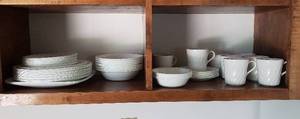 lot 192 image: Corelle Dishes