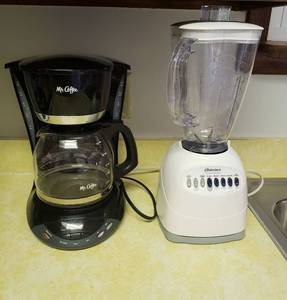 lot 193 image: Mr Coffee and Osterizer 10 Speed Blender