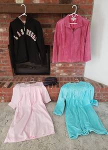 lot 200 image: Womens Apparel Size Large