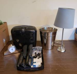 lot 217 image: Office Supplies