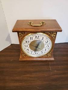 lot 222 image: Clock  Not Working