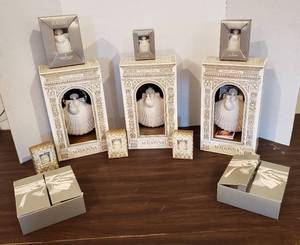 lot 228 image: Margaret Furlong Original Box Seashell Ornaments