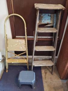 lot 252 image: Ladders and Step stool