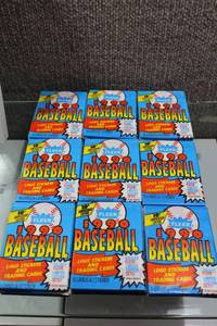lot 3022 image: Lot of 18 Unopened Baseball Card Packs 1990 Fleer (1 of 4)  -WILL SHIP