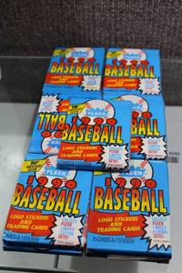 lot 3026 image: Lot of 13 Unopened Baseball Card Packs 1990 Fleer  -WILL SHIP