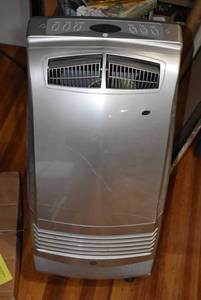 lot 3146 image: GE 115 Volts Portable Room Air Conditioner with 24-Hour Delay Timer 17.75 x 33.75 x 14.5 - WILL SHIP