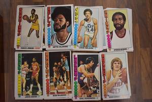 lot 3030 image: Lot of Approximately 110 NBA Basketball Trading Cards Topps 1969  -WILL SHIP