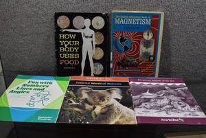 lot 3158 image: Lot of 5 Cool Vintage Educational Books -WILL SHIP