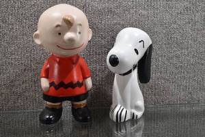 lot 3177 image: Set of Ceramic Peanuts Figures Charlie Brown & Snoopy - WILL SHIP