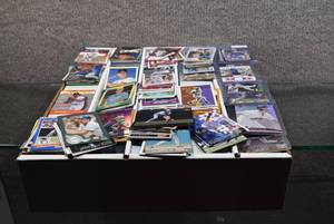 lot 3195 image: Lot of Approximately 4,500 Baseball Cards - Includes Many Stars, Hall of Famers, & Rookie Cards -Mostly Commons -See Photos - WILL SHIP