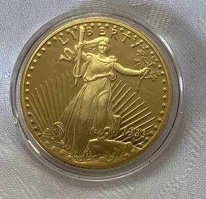 lot 2002 image: Gold Tone Coin Copy # 0G2099 Walking Liberty $20 in case 1933