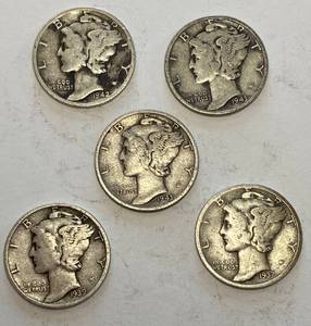 lot 6081 image: Lot of 5 - SILVER - VERY COLLECTIBLE Mercury Dimes - .50 cents