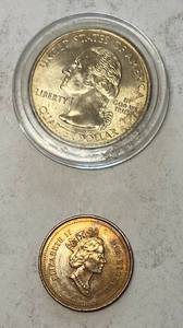 lot 6098 image: U.S. Quarter Dollar and Canadian Dime