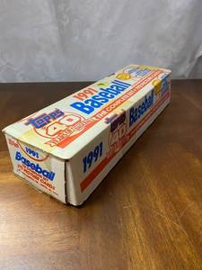 lot 6116 image: Vintage 1991 Topps Baseball Box of Cards - Believed to Be FULL Set