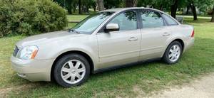 lot 1000 image: 2005 Ford Five Hundred - Super Nice Car - Cold AC - 2 Owner - Clean Kansas Title - WATCH VIDEOS