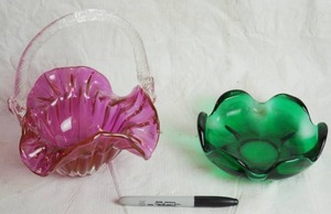 lot 2989 image: Lot of 2 Beautiful Glass Pieces - Fluted Green Glass Bowl and Pink Glass Basket WOW