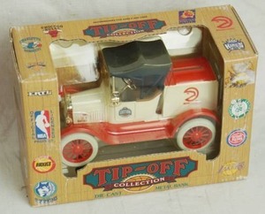 lot 2978 image: NBA Atlanta Hawks - Tip Off Collection - ERTL Die Cast Metal Car Bank - In original Packaging