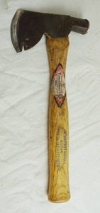lot 2959 image: Trustworthy Hatchet - Multi-Tool SO HANDY