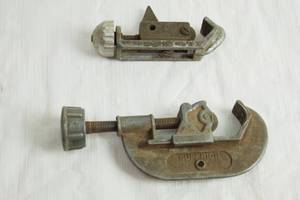 lot 5094 image: Lot of 2 Pipe Cutters - Unique design