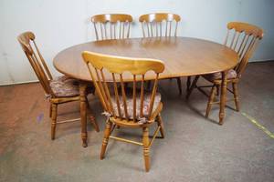 lot 5099 image: Beautiful Wood Dinette Set w 5 Chairs & two leaves - Watertown Slide under table